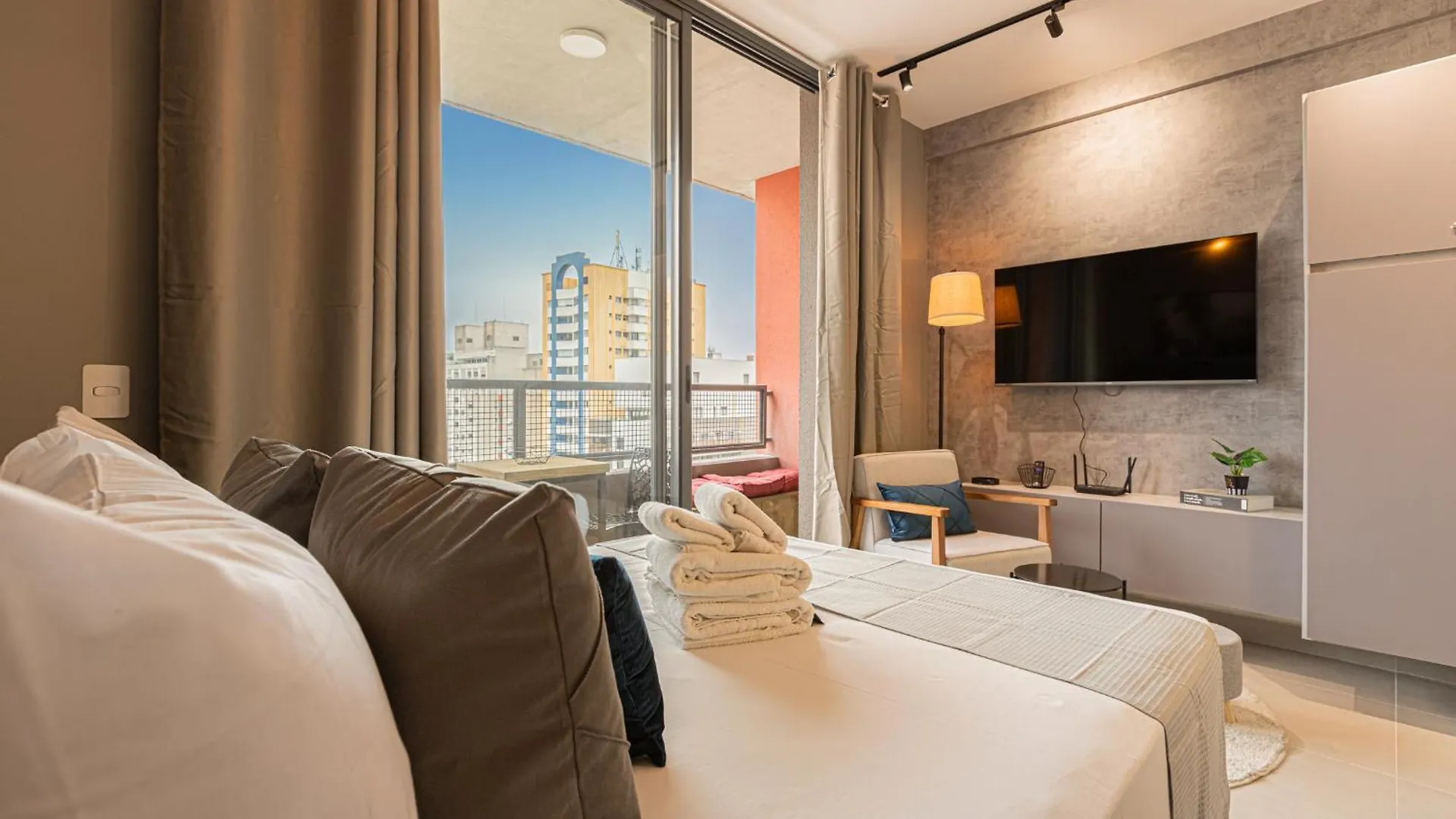 Easy Star - Studio No Coracao Da Consolacao Com Vista Livre - Vf01H Sao Paulo 0*,